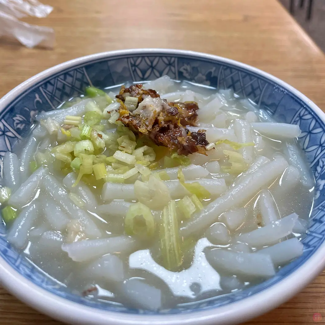 [食記] 台北中正 三禾米粉湯 各種黑白切 湯頭棒