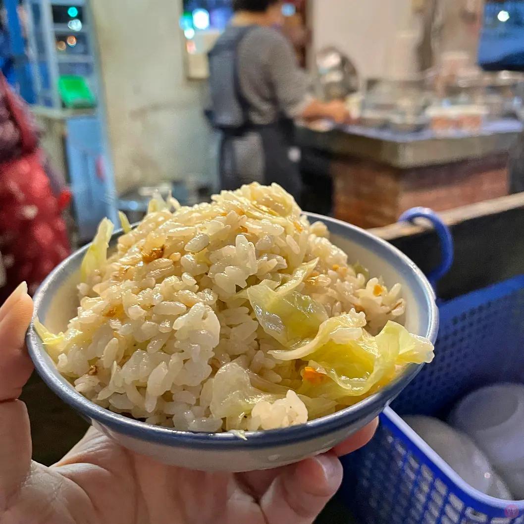 [食記] 台北大同 灶頂 原汁排骨湯,高麗菜飯 非喝不可排骨湯 米