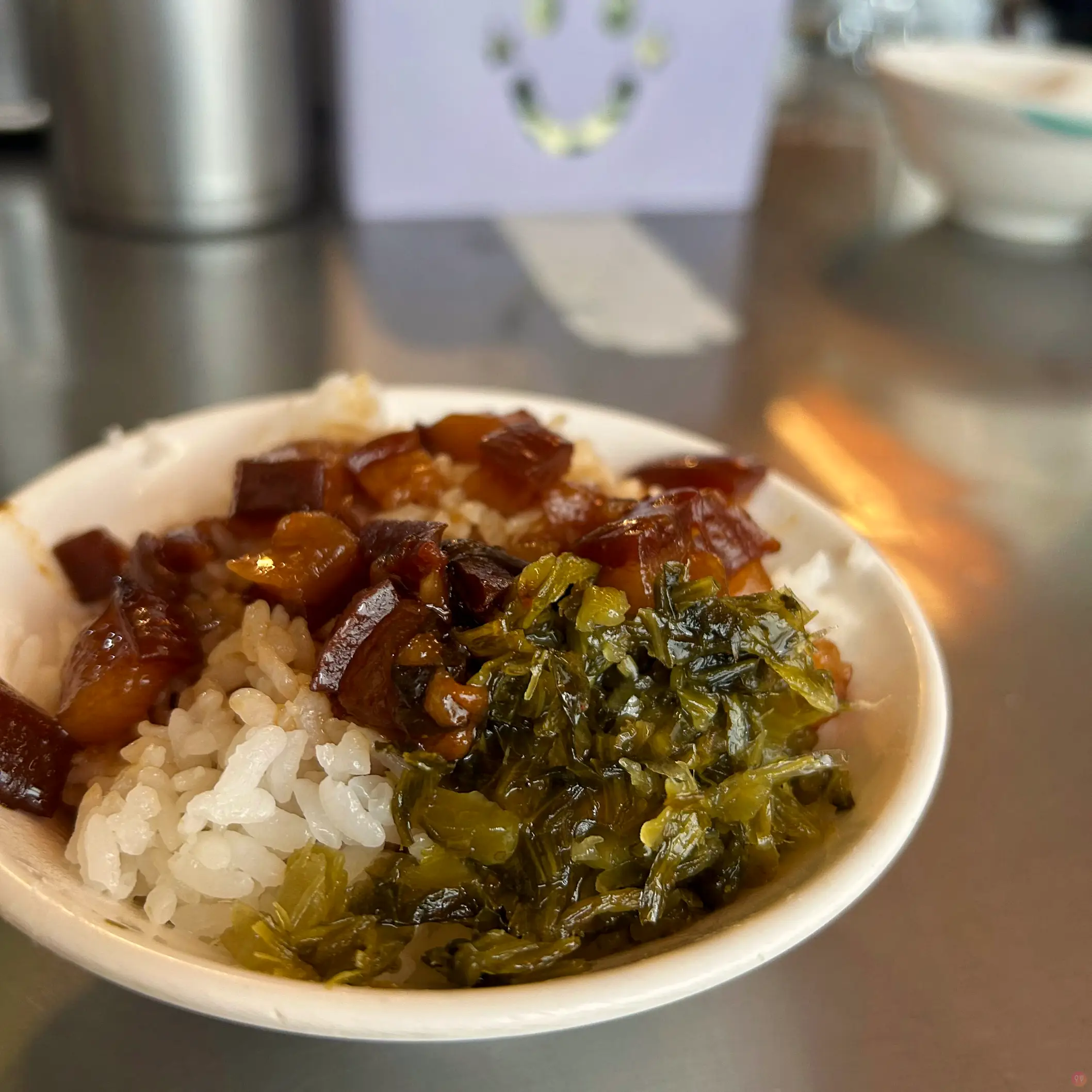 [食記] 台北中山 香滿園 日本人好多的滷肉飯 好好吃